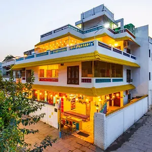 Gostops Lite Hostal